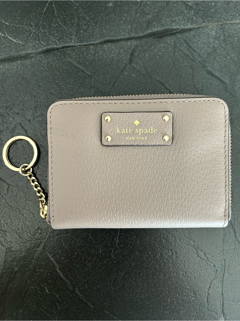 kate spade small leather zip card case keyring - taupe gray